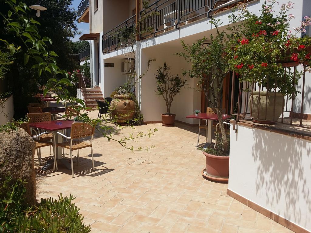 Hotel Plammas Santa Maria Navarrese Eksteriør billede