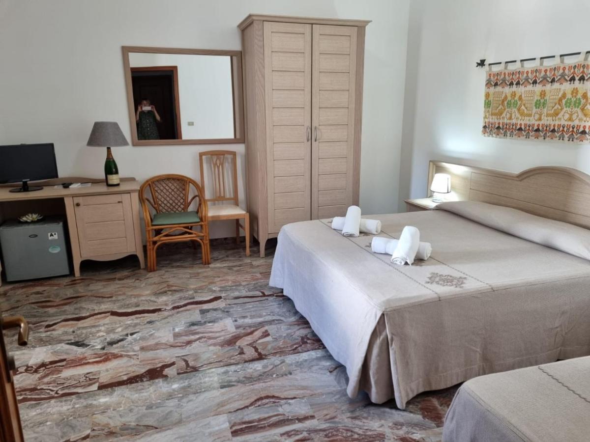 Hotel Plammas Santa Maria Navarrese Eksteriør billede